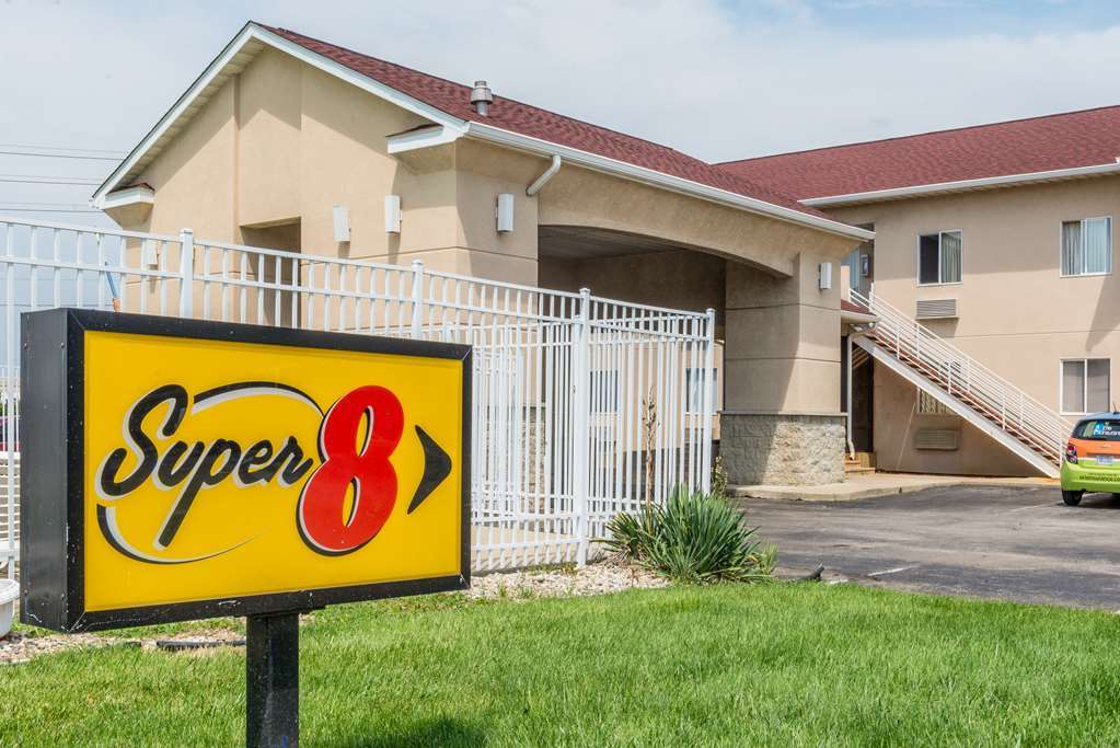 Super 8 By Wyndham Indianapolis/Ne/Castleton Area Hotel Esterno foto